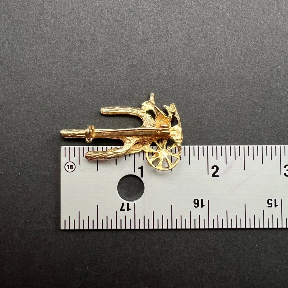 Vintage Brooch Gold Tone Southwestern Roadrunner Cactus Wagon Wheel